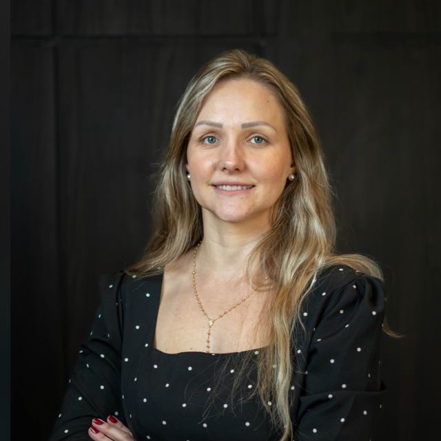 Retrato de Angélica Pimentel, Sócia-fundadora · Crédito e Financiamento da FINHAUS